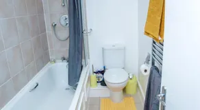 Camden Large 2 Bedroom Flat Guest House - Image 3