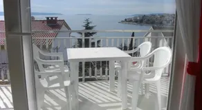 Luna Apartments - Image 5
