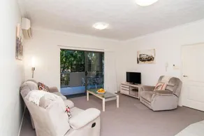 Redcliffe Central - Image 3