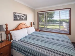 Dunsborough Holiday Homes - 146 Geographe Bay Road - Image 2