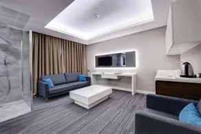 The Monard Hotel - Image 4