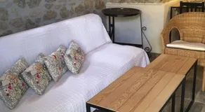 Rustic & Stone House w/ backyard - Image 4