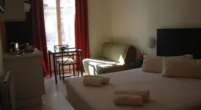 Apartamentos H2 Plaza Mayor - Image 3