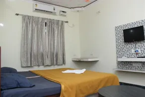 The Silverlining Guest House - Image 3