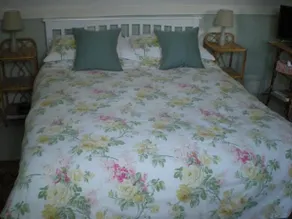 Hillside Cottage - Image 2