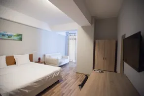 Heights Accommodation - Image 4
