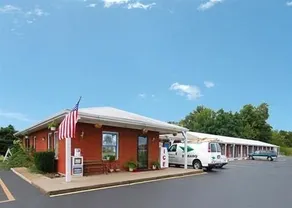 Regal Inn - Image 2