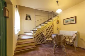 Regi House - Image 4