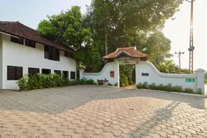 The Lake Village Heritage Resort - Image 2