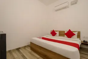 OYO 72350 The Nova Rooms - Image 4
