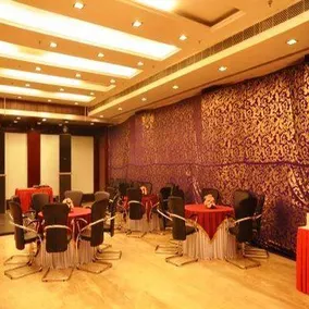 FabHotel Tryfena East of Kailash - Image 4