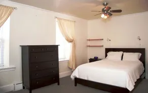 The Guest House on Markle Street - Image 2