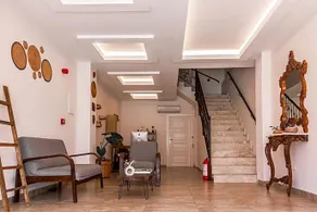 Vivid Hotel - Image 2