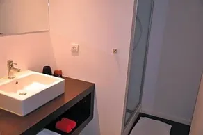 Hotel Victory - Image 3