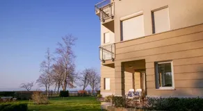 Lakeside Apartment - Image 2