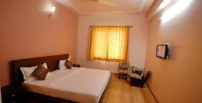 Hotel Corbett Plaza - Image 3
