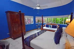 The Blue House Boutique Bed & Breakfast - Image 4