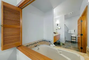Solstice Suites - Image 5