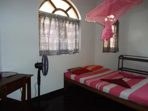 Queen Bee Guest House - Image 2