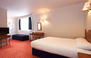 Travelodge Cardiff Whitchurch - Image 3