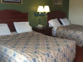 New Eastern Inn Elkton - Image 4
