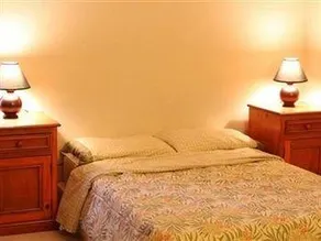 Mini Mansion In The Heart Of Silver Lake! - Image 3