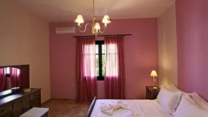 Iro House - Image 4