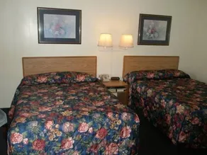 Budget Inn - Image 5