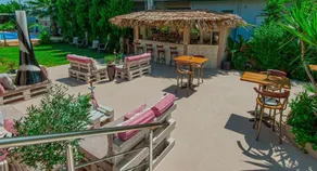 Oasis Hotel - Image 5