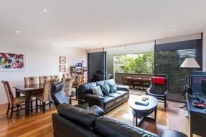 Anglesea Surf Beach Apartments - Image 1
