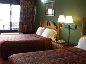 New Eastern Inn Elkton - Image 5