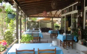 Melodi Motel - Image 2