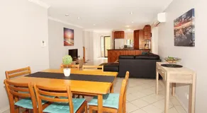 Oomoo 27 - Four Bedroom Townhouse - Close to Beaches! - Image 3