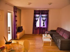 Flores Apartment - Image 2
