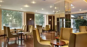 City Line WangFuJing Hotel - Image 4