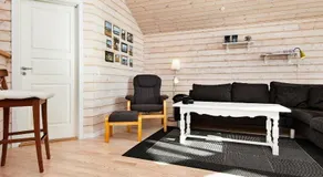Holiday home with barbeque, garden & terrace - Image 3