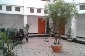 Premier House - Image 4