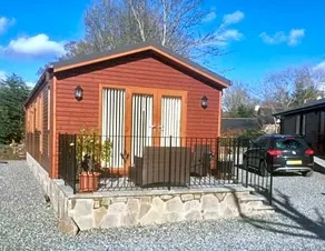 Debran Lodge - Image 2