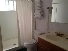 Motel 9 - Image 5