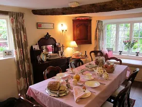 Vine Cottage - Image 2
