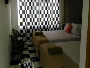 Amoory Venice - Image 4
