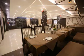 Mahendra Plaza by OYO Rooms - Image 3