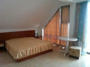 Ralitsa Vlas Apartments - Image 3