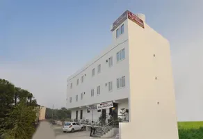 Hotel Raj Paradise by WB Inn - Image 2