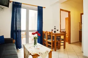 Panorama Apartments - Image 2