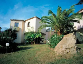 Belvilla by OYO Spacious Holiday Home With Patio - Image 3