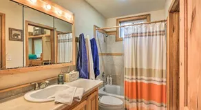 Lakefront Retreat w/ Hot Tub ~ 7 Mi to Schweitzer! - Image 5