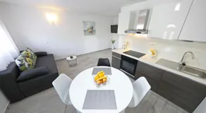 Apartmani NEVA, Pridraga - Image 2