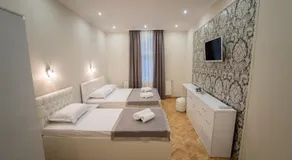 Center Deluxe Garni Hotel - Image 4