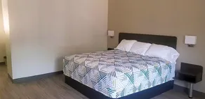Budget Inn & Suite - Image 4